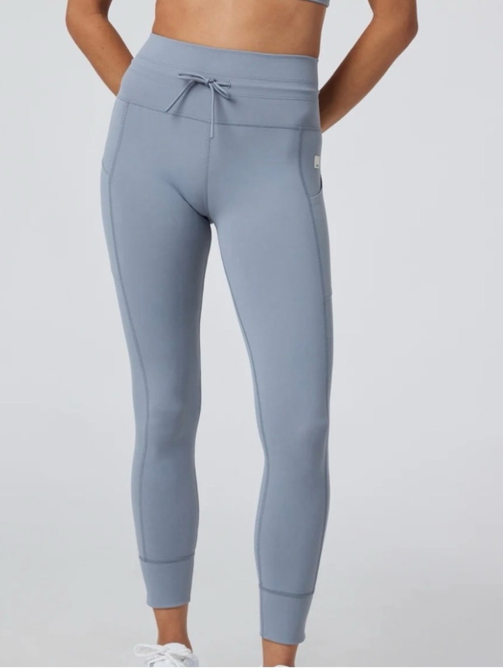 Vuori daily pocket legging - light blue - size small - like new